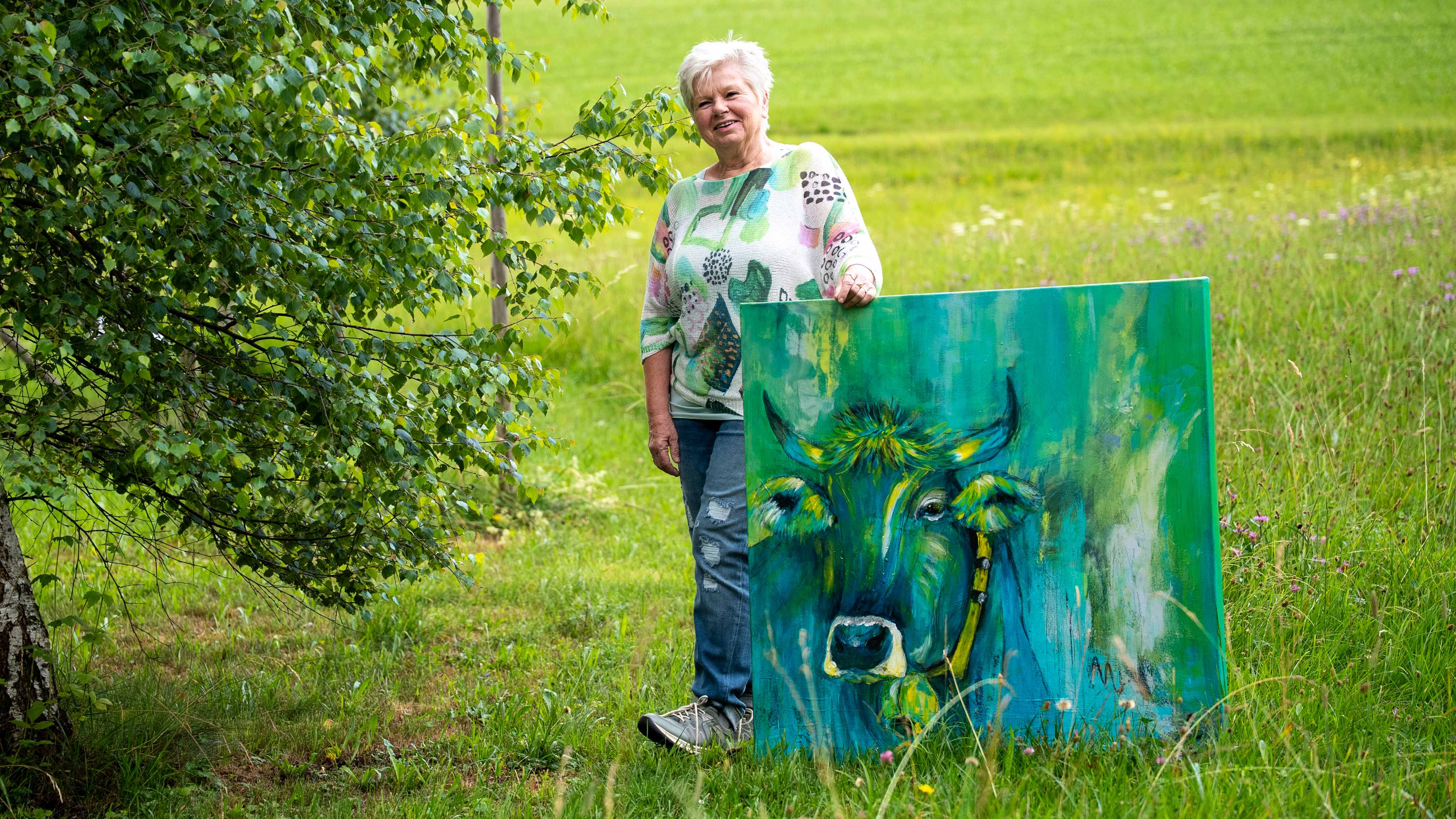 Christiane draußen im Grünen bei der Kunstakademie. Christiane draußen im Grünen bei der Kunstakademie.